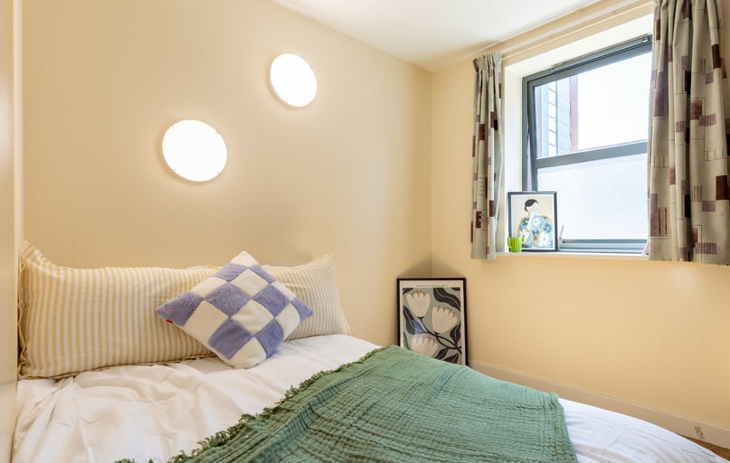 Platinum En Suite, Europa, 190 Erskine Street, City Centre, Liverpool - Image 1